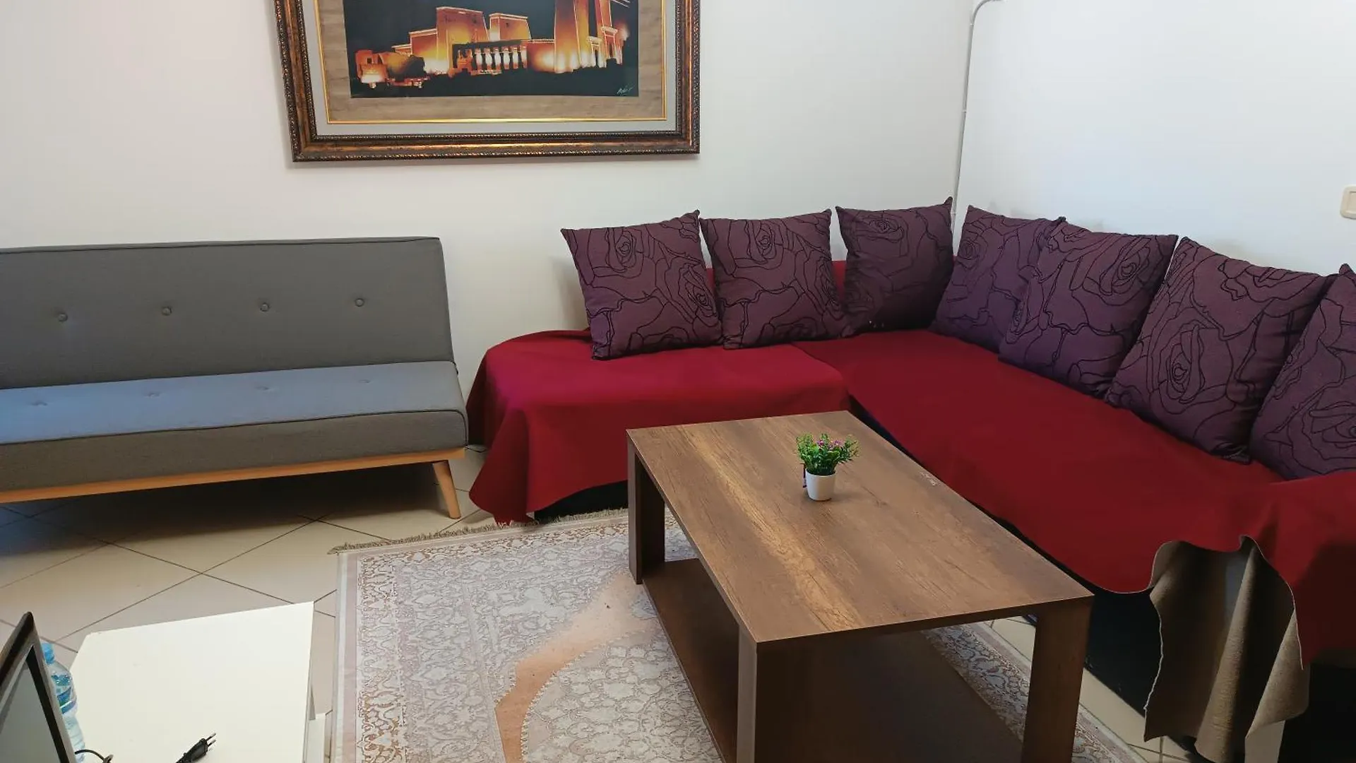 Central 1+1 Ap With Balcony Tirana Apartamento